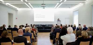 Am 11. Oktober 2019 nahm Bundeskanzlerin Brigitte Bierlein an dem Treffen der deutschsprachigen Ethikkommissionen zum Thema &quot;Desinformation in der Medizin&quot; teil.