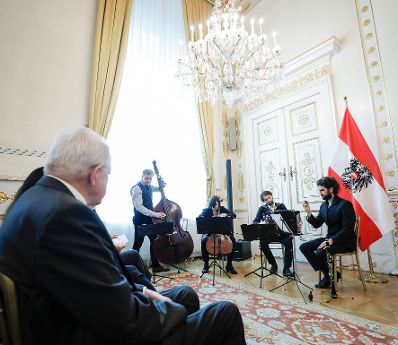 Am 22. Oktober 2019 &uuml;berreichte Sektionschef J&uuml;rgen Meindl das &Ouml;sterreichische Ehrenkreuz f&uuml;r Wissenschaft und Kunst I. Klasse an Eva Nowotny.