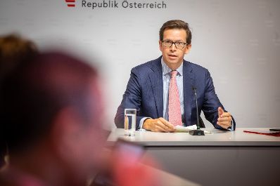 Am 24. Oktober 2019 lud Regierungssprecher Alexander Winterstein zu einem Briefing zu den aktuellen Themen der Bundesregierung.