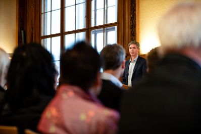 Am 28. Oktober 2019 verlieh Sektionschef J&uuml;rgen Meindl den &Ouml;sterreichischen Staatspreis f&uuml;r Kunstkritik an Silvia Eiblmayr. Im Bild der Laudator Thomas Trummer.