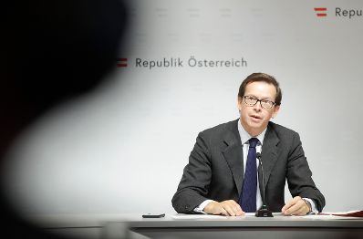 Am 7. November 2019 lud Regierungssprecher Alexander Winterstein zu einem Briefing zu den aktuellen Themen der Bundesregierung.