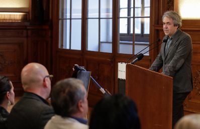 Am 12. November 2019 verlieh Sektionschef J&uuml;rgen Meindl den &Ouml;sterreichischen Staatspreis f&uuml;r Literaturkritik an Katja Gasser. Im Bild Laudator Manfred M&uuml;ller.