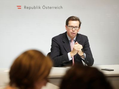 Am 28. November 2019 lud Regierungssprecher Alexander Winterstein zu einem Briefing zu den aktuellen Themen der Bundesregierung.