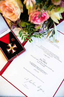 Am 13. Dezember 2019 &uuml;berreichte Reinhold Hohengartner das &Ouml;sterreichische Ehrenkreuz f&uuml;r Wissenschaft und Kunst an Eno Peci und die Urkunde &uuml;ber die Verleihung des Berufstitels Professor an Fate Velaj.