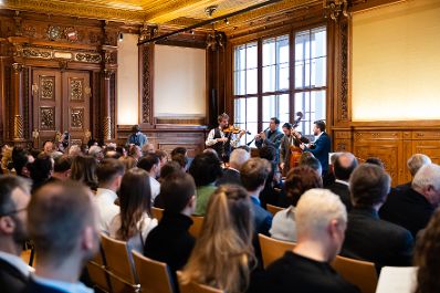 Am 13. Dezember 2019 &uuml;berreichte Reinhold Hohengartner das &Ouml;sterreichische Ehrenkreuz f&uuml;r Wissenschaft und Kunst an Eno Peci und die Urkunde &uuml;ber die Verleihung des Berufstitels Professor an Fate Velaj.