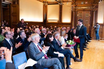 Am 13. Dezember 2019 &uuml;berreichte Reinhold Hohengartner das &Ouml;sterreichische Ehrenkreuz f&uuml;r Wissenschaft und Kunst an Eno Peci (2.v.r.) und die Urkunde &uuml;ber die Verleihung des Berufstitels Professor an Fate Velaj.