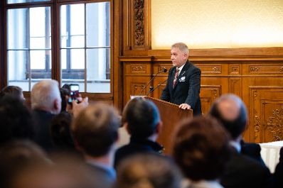 Am 13. Dezember 2019 &uuml;berreichte Reinhold Hohengartner das &Ouml;sterreichische Ehrenkreuz f&uuml;r Wissenschaft und Kunst an Eno Peci und die Urkunde &uuml;ber die Verleihung des Berufstitels Professor an Fate Velaj (im Bild).