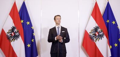 Bundesminister Gernot Bl&uuml;mel (im Bild) beim Doorstep vor dem Ministerrat am 16. September 2020.