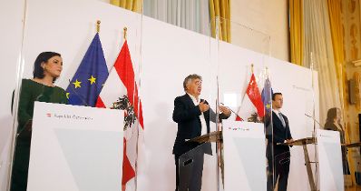 Im Bild (v.l.n.r.) Bundesministerin Elisabeth K&ouml;stinger, Vizekanzler Werner Kogler, Bundesminister Gernot Bl&uuml;mel und Staatssekret&auml;rin Andrea Mayer beim Pressefoyer nach dem Ministerrat am 7. Oktober 2020.
