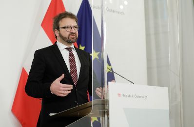 Am 14. November 2020 fand ein Pressestatement zur aktuellen Corona-Lage in &Ouml;sterrech im Bundeskanzleramt statt. Im Bild Herwig Ostermann, Gesch&auml;ftsf&uuml;hrer der Gesundheit &Ouml;sterreich.