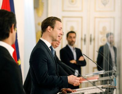 Am 23. November 2020 fand ein Pressestatement zu den Ma&szlig;nahmen gegen die Krise im Bundeskanzleramt statt. Im Bild (v.l.n.r.) Gesch&auml;ftsf&uuml;hrer der COFAG - Bernhard Perner, Bundesminister Gernot Bl&uuml;mel, Vizekanzler Werner Kogler und Gesch&auml;ftsf&uuml;hrer der COFAG - Marc Schimpel.