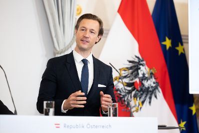 Im Bild Bundesminister Gernot Bl&uuml;mel nach dem Ministerrat am 6. Oktober 2021.
