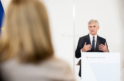 Am 1. Dezember 2021 nahm Bundesminister Michael Linhart am Pressefoyer nach dem Ministerrat teil.