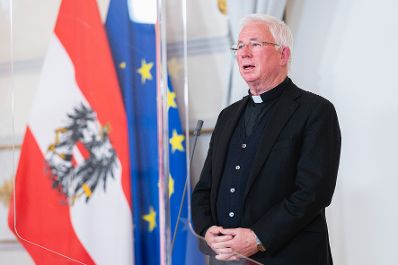 Am 3. Dezember 2021 fand ein Doorstep im Zuge der Gespr&auml;chsrunden zum Thema Impfpflicht statt. Im Bild der Erzbischof von Salzburg und Vorsitzende der &Ouml;sterreichischen Bischofskonferenz, Franz Lackner.