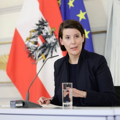 Am 22. Dezember 2021 fand eine Pressekonferenz der Taskforce GECKO zur aktuellen Coronalage statt. Im Bild die Generaldirektorin f&uuml;r die &ouml;ffentliche Gesundheit, Katharina Reich.
