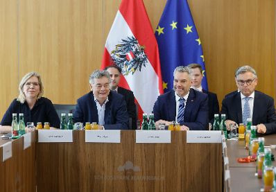 Am 27. Juli 2022 fand der Sommerministerrat der &Ouml;sterreichischen Bundesregierung statt. Im Bild (v.l.n.r.) Bundesministerin Leonore Gewessler, Vizekanzler Werner Kogler, Bundeskanzler Karl Nehammer und Bundesminister Magnus Brunner.