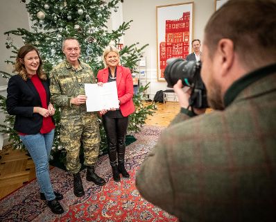 Am 19. Dezember 2022 nahmen Staatssekret&auml;rin Claudia Plakolm (l.), Bundesministerin Klaudia Tanner (m.) und Bundesminister Johannes Rauch Veranstaltung &bdquo;1 Jahr GECKO&ldquo; teil.