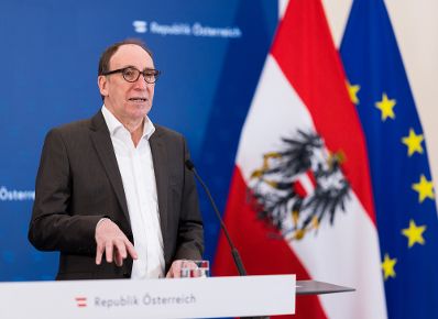 Am 29. M&auml;rz 2023 nahmen Bundesminister Johannes Rauch (im Bild) und Klubobmann August W&ouml;ginger am Pressefoyer nach dem Ministerrat teil.