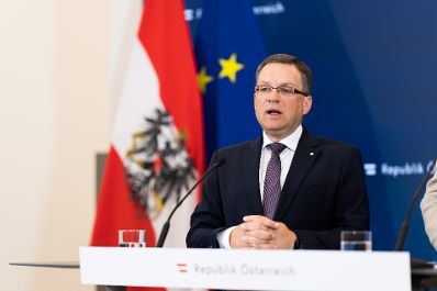 Am 24. Mai 2023 nahmen Bundesminister Johannes Rauch und Klubobmann August W&ouml;ginger (im Bild) am Pressefoyer nach dem Ministerrat teil.