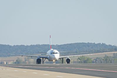 Am 12. Oktober 2023 landete der erste Evakuierungsflug f&uuml;r &Ouml;sterreicherinnen und &Ouml;sterreicher aus Israel am Flughafen Schwechat.
