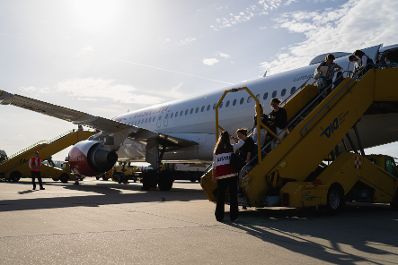 Am 12. Oktober 2023 landete der erste Evakuierungsflug f&uuml;r &Ouml;sterreicherinnen und &Ouml;sterreicher aus Israel am Flughafen Schwechat.
