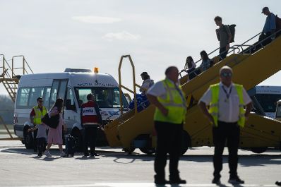 Am 12. Oktober 2023 landete der erste Evakuierungsflug f&uuml;r &Ouml;sterreicherinnen und &Ouml;sterreicher aus Israel am Flughafen Schwechat.
