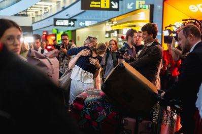 Am 12. Oktober 2023 landete der erste Evakuierungsflug f&uuml;r &Ouml;sterreicherinnen und &Ouml;sterreicher aus Israel am Flughafen Schwechat.