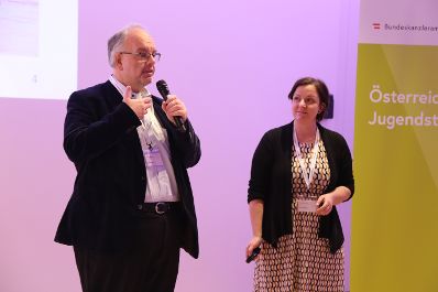 Am 28. November 2023 fand das 9. Forum Jugendstrategie unter dem Titel &quot;Jugend und Krisen: Initiativen in schwierigen Zeiten&quot; statt.