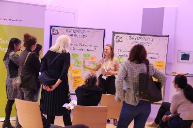 Am 28. November 2023 fand das 9. Forum Jugendstrategie unter dem Titel &quot;Jugend und Krisen: Initiativen in schwierigen Zeiten&quot; statt.