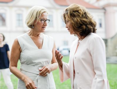 Am 15. Juni 2019 nahm Bundeskanzlerin Brigitte Bierlein (r.) am Europaforum Wachau teil. Im Bild mit Landeshauptfrau Johanna Mikl-Leitner (l.).