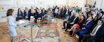 Am 9. September 2019 bestellte Bundeskanzlerin Brigitte Bierlein Vertreterinnen und Vertreter der Wirtschaft zu Mitgliedern der bei der Bundesanstalt "Statistik &Ouml;sterreich" eingerichteten Wirtschaftskurie. Damit haben sie das Recht, die Bezeichnung "Kommerzialrat/Kommerzialr&auml;tin f&uuml;r die Statistik" zu f&uuml;hren.