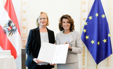 Am 9. September 2019 bestellte Bundeskanzlerin Brigitte Bierlein Vertreterinnen und Vertreter der Wirtschaft zu Mitgliedern der bei der Bundesanstalt "Statistik &Ouml;sterreich" eingerichteten Wirtschaftskurie. Damit haben sie das Recht, die Bezeichnung "Kommerzialrat/Kommerzialr&auml;tin f&uuml;r die Statistik" zu f&uuml;hren.