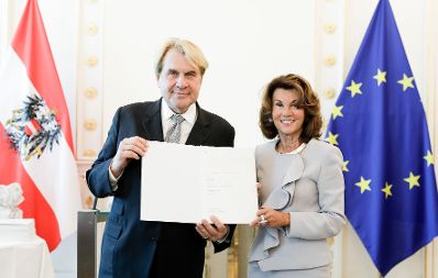 Am 9. September 2019 bestellte Bundeskanzlerin Brigitte Bierlein Vertreterinnen und Vertreter der Wirtschaft zu Mitgliedern der bei der Bundesanstalt "Statistik &Ouml;sterreich" eingerichteten Wirtschaftskurie. Damit haben sie das Recht, die Bezeichnung "Kommerzialrat/Kommerzialr&auml;tin f&uuml;r die Statistik" zu f&uuml;hren.