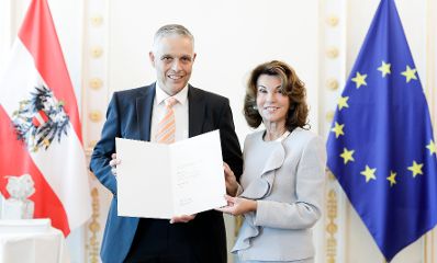 Am 9. September 2019 bestellte Bundeskanzlerin Brigitte Bierlein Vertreterinnen und Vertreter der Wirtschaft zu Mitgliedern der bei der Bundesanstalt "Statistik &Ouml;sterreich" eingerichteten Wirtschaftskurie. Damit haben sie das Recht, die Bezeichnung "Kommerzialrat/Kommerzialr&auml;tin f&uuml;r die Statistik" zu f&uuml;hren.