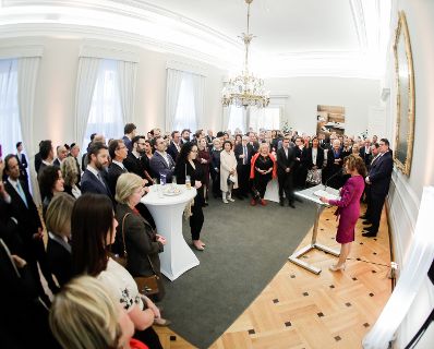 Am 19. September 2019 lud Bundeskanzlerin Brigitte Bierlein gemeinsam mit Bundesminister Alexander Schallenberg zum Empfang zu Rosch Ha Schana ins Bundeskanzleramt ein.