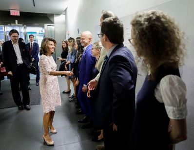 Am 21. September 2019 reiste Bundeskanzlerin Brigitte Bierlein anl&auml;sslich der UN-Generalversammlung nach New York. Im Bild beim Besuch des &Ouml;sterreichischen Kulturforums.