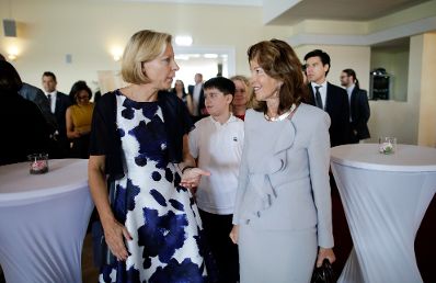 Am 11. Oktober 2019 er&ouml;ffnete Bundeskanzlerin Brigitte Bierlein, selbst ehemalige Sch&uuml;lerin und Absolventin, den Festakt anl&auml;sslich des 150-Jahr-Jubil&auml;ums des Bundesgymnasiums und des Bundesrealgymnasiums Kundmanngasse in Wien. Frauen-, Familien- und Jugendministerin Ines Stilling erinnerte in der anschlie&szlig;enden Festrede an das Gr&uuml;ndungsjahr der Schule im Jahr 1869, in dem der Schulbesuch f&uuml;r M&auml;dchen verpflichtend eingef&uuml;hrt wurde. Am heutigen Internationalen Tag der M&auml;dchenrechte sei es &ndash; zumindest in &Ouml;sterreich &ndash; selbstverst&auml;ndlich, dass M&auml;dchen in die Schule gehen und ihr Recht auf Bildung und Ausbildung selbstbestimmt leben.