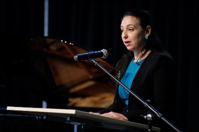 Am 11. Oktober 2019 er&ouml;ffnete Bundeskanzlerin Brigitte Bierlein, selbst ehemalige Sch&uuml;lerin und Absolventin, den Festakt anl&auml;sslich des 150-Jahr-Jubil&auml;ums des Bundesgymnasiums und des Bundesrealgymnasiums Kundmanngasse in Wien. Frauen-, Familien- und Jugendministerin Ines Stilling erinnerte in der anschlie&szlig;enden Festrede an das Gr&uuml;ndungsjahr der Schule im Jahr 1869, in dem der Schulbesuch f&uuml;r M&auml;dchen verpflichtend eingef&uuml;hrt wurde. Am heutigen Internationalen Tag der M&auml;dchenrechte sei es &ndash; zumindest in &Ouml;sterreich &ndash; selbstverst&auml;ndlich, dass M&auml;dchen in die Schule gehen und ihr Recht auf Bildung und Ausbildung selbstbestimmt leben.