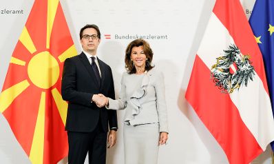 Am 11. Oktober 2019 empfing Bundeskanzlerin Brigitte Bierlein (r.) den Pr&auml;sident der Republik Nordmazedonien, Stevo Pendarovski (l.) zu einem Gespr&auml;ch.