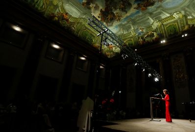 Am 15. Oktober 2019 nahm Bundeskanzlerin Brigitte Bierlein an der Myki Gala teil.