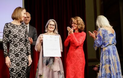 Am 15. Oktober 2019 nahm Bundeskanzlerin Brigitte Bierlein an der Myki Gala teil.