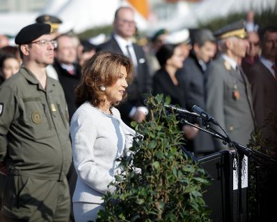Am 26. Oktober 2019 hielt Bundeskanzlerin Brigitte Bierlein (im Bild) im Rahmen der Angelobung der Rekrutinnen und Rekruten des &ouml;sterreichischen Bundesheeres auf dem Wiener Heldenplatz eine Rede zum &Ouml;sterreichischen Nationalfeiertag.