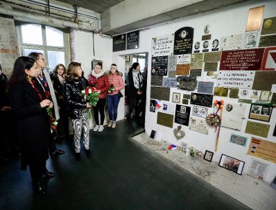 Am 6. November 2019 besuchte Bundeskanzlerin Brigitte Bierlein gemeinsam mit Bundesministerin Iris Rauskala die Gedenkst&auml;tte Mauthausen und Schloss Hartheim.