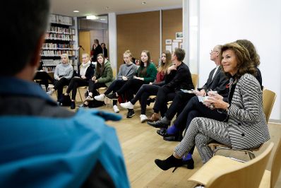 Am 6. November 2019 besuchte Bundeskanzlerin Brigitte Bierlein (r.) gemeinsam mit Bundesministerin Iris Rauskala die Gedenkst&auml;tte Mauthausen und Schloss Hartheim.