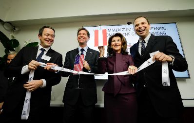 Am 19. November 2019 nahm Bundeskanzlerin Brigitte Bierlein am Grand Opening der &Ouml;sterreichisch-Amerikanischen-Gesellschaft teil. Im Bild mit dem &Ouml;&Auml;G-Generalsekret&auml;r Rainer Newald (l.), dem amerikanischen Botschafter Trevor Traina (m.l.) und dem &Ouml;AG-Pr&auml;sident Philipp Bodzenta (r.).