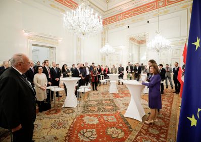 Am 26. November 2019 lud Bundeskanzlerin Brigitte Bierlein (r.) gemeinsam mit Bundesministerin Iris Rauskala zum Wissenschaftsdialog im Bundeskanzleramt ein.