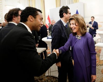 Am 26. November 2019 lud Bundeskanzlerin Brigitte Bierlein (r.) gemeinsam mit Bundesministerin Iris Rauskala zum Wissenschaftsdialog im Bundeskanzleramt ein.