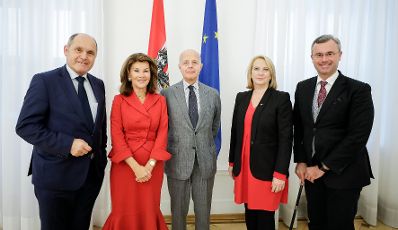 Am 28. November 2019 empfing Bundeskanzlerin Brigitte Bierlein (m.l.) gemeinsam mit Bundesminister Clemens Jabloner (m.) das Pr&auml;sidium des Nationalrates. Im Bild mit dem Pr&auml;sidenten Wolfgang Sobotka (l.), der Zweiten Pr&auml;sidentin Doris Bures (m.r.) und dem Dritten Pr&auml;sidenten Norbert Hofer (r.).