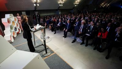 Am 4. Dezember 2019 nahm Bundeskanzler Brigitte Bierlein am Austrian SDG Award teil.