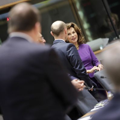 Am 13. Dezember 2019 nahm Bundeskanzlerin Brigitte Bierlein (r.) am Europ&auml;ischen Rat der Staats- und Regierungschefs teil.